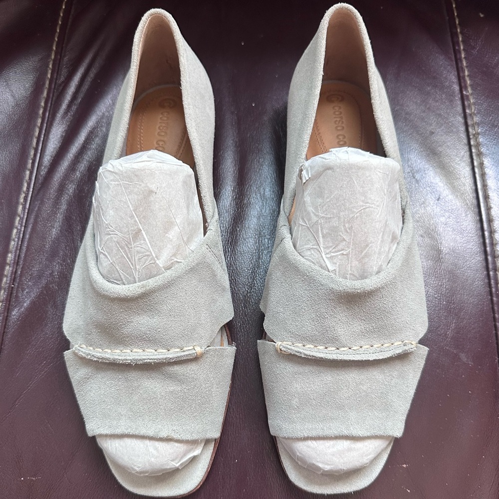 Corso Como Women’s Leather Suede Flat Tan Shoes Size: 10